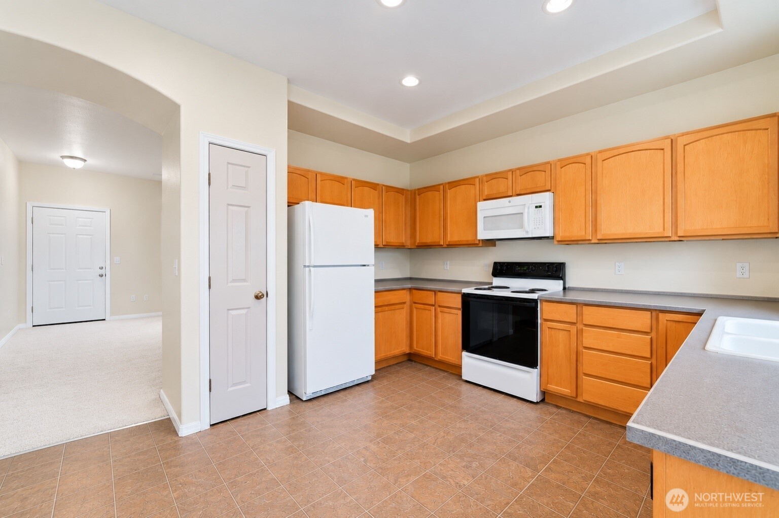 721 Wellington Avenue Property Photo 12
