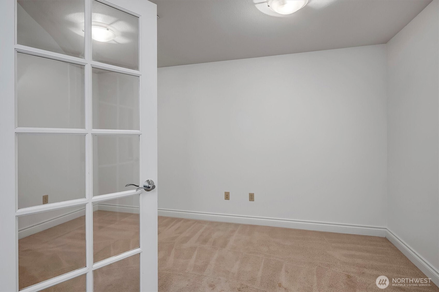 275 E Sunset Way 1a Property Photo 13