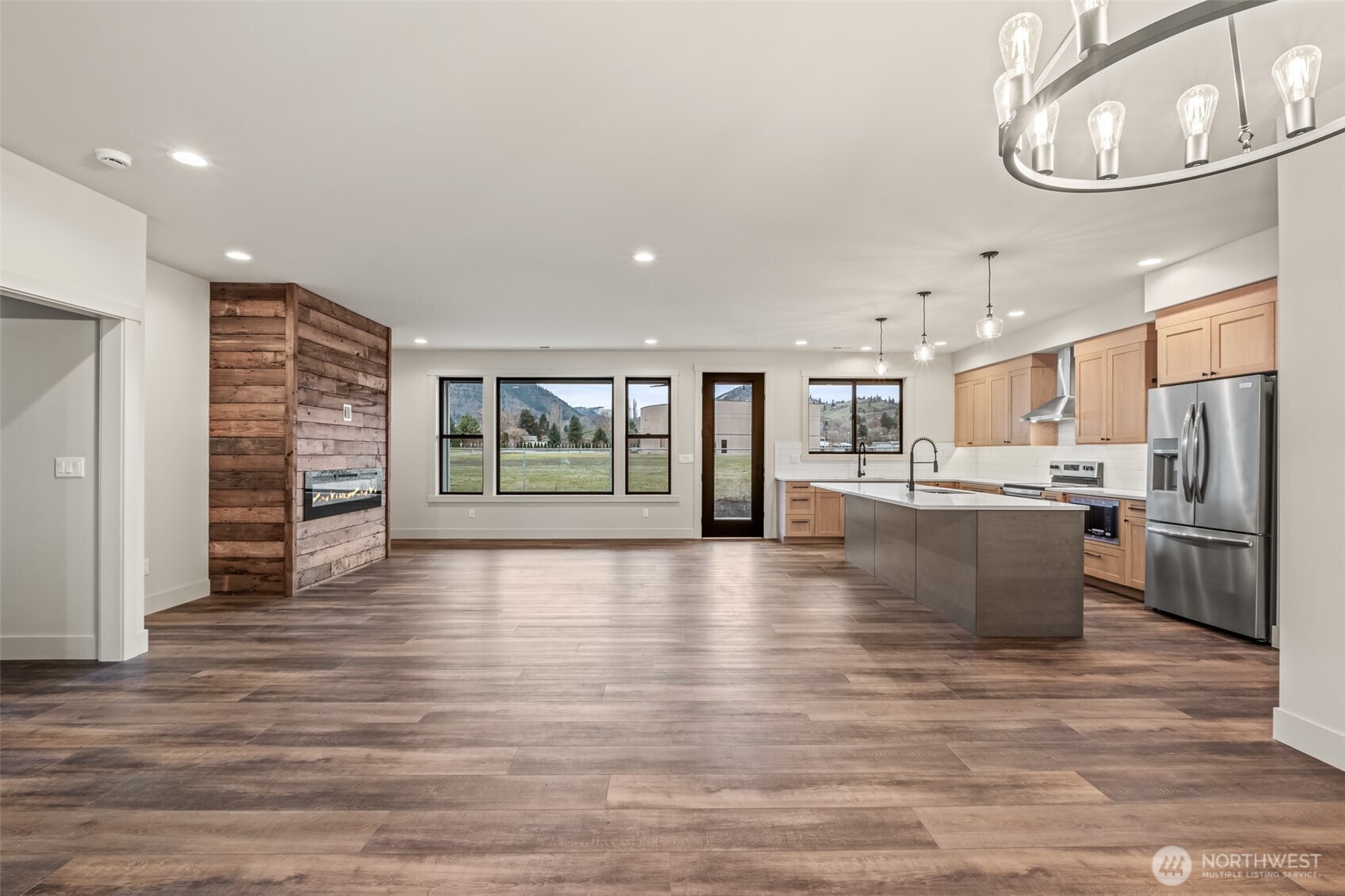 130 Fruitful Place Property Photo 3