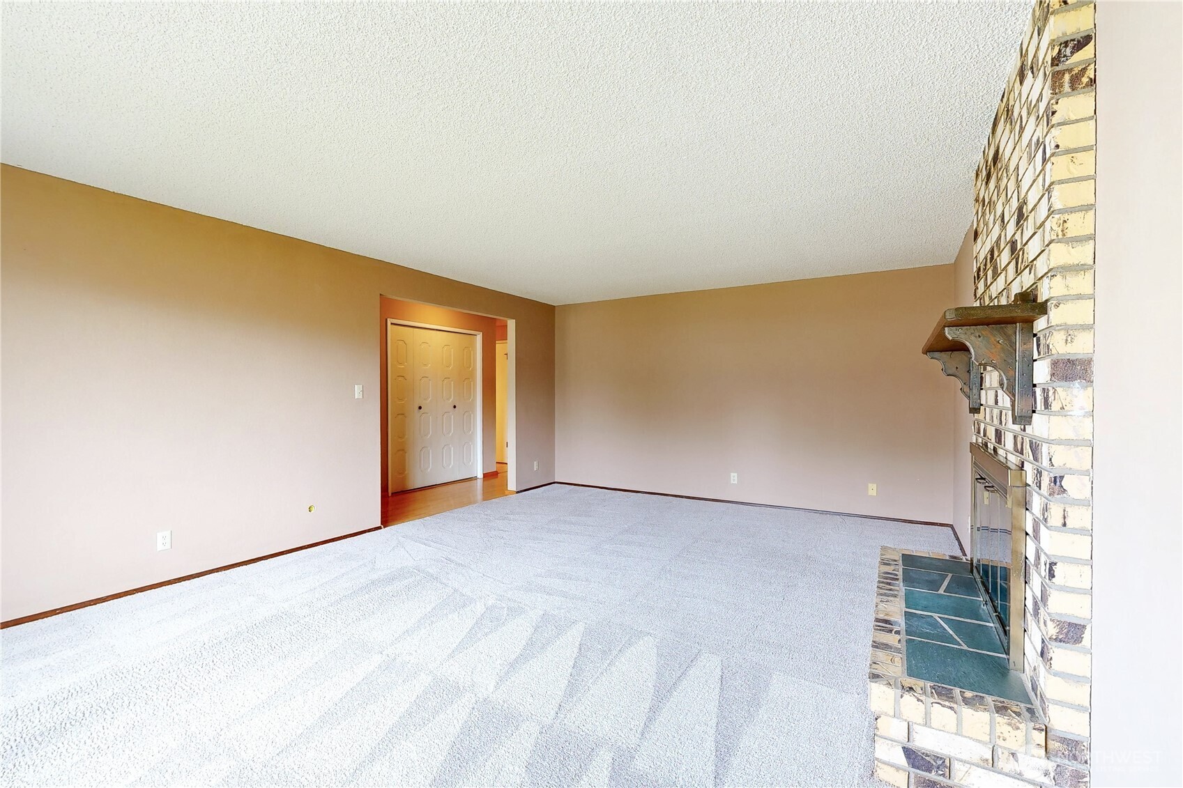 2287 Granite Drive Property Photo 9