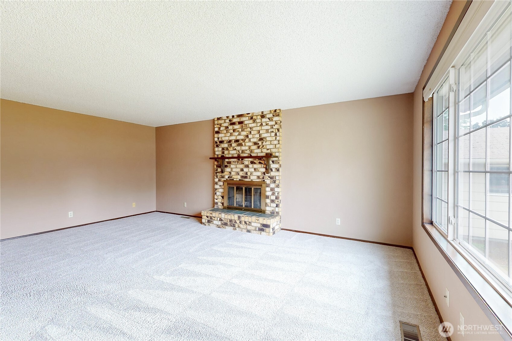 2287 Granite Drive Property Photo 10