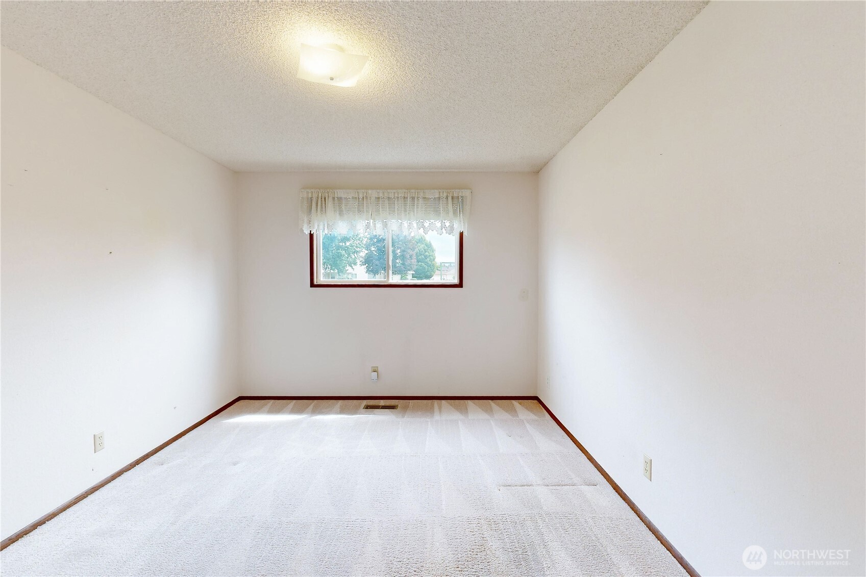 2287 Granite Drive Property Photo 12