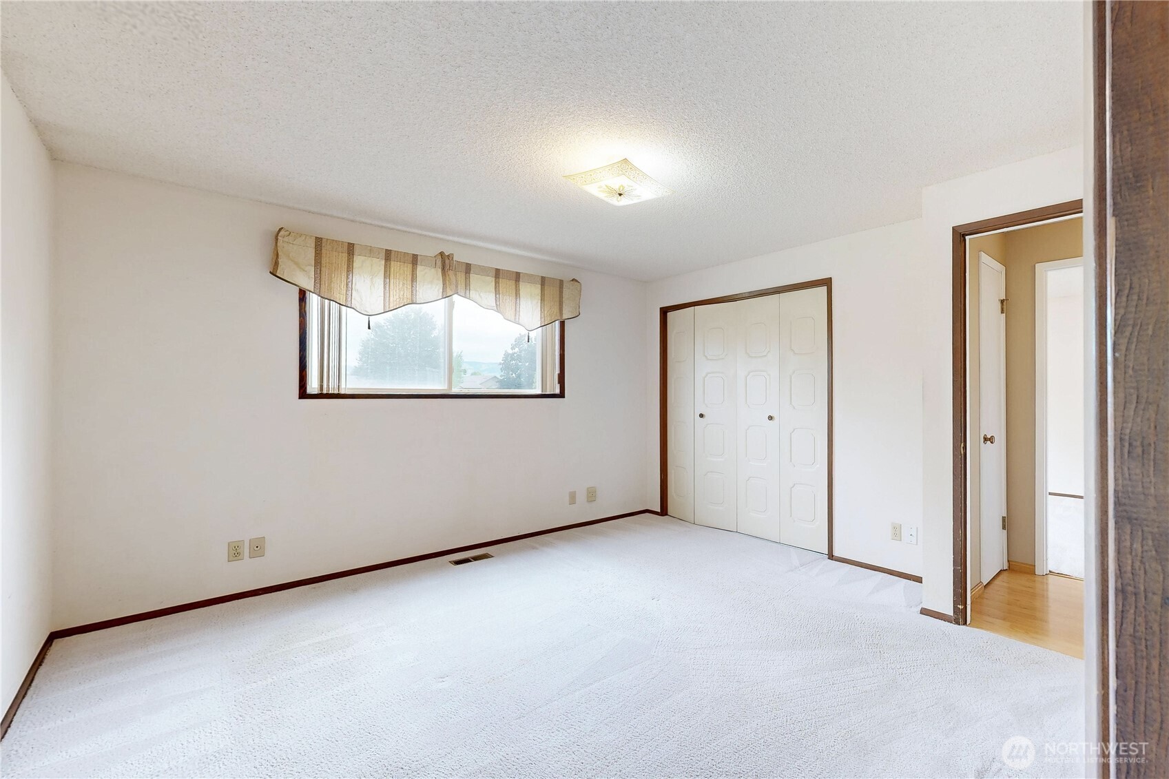 2287 Granite Drive Property Photo 13