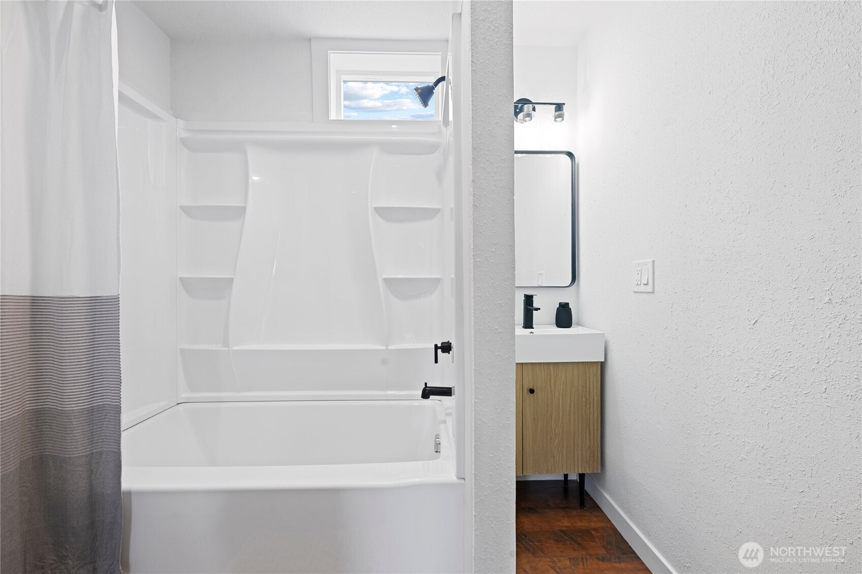 26502 Ridge Avenue Property Photo 10