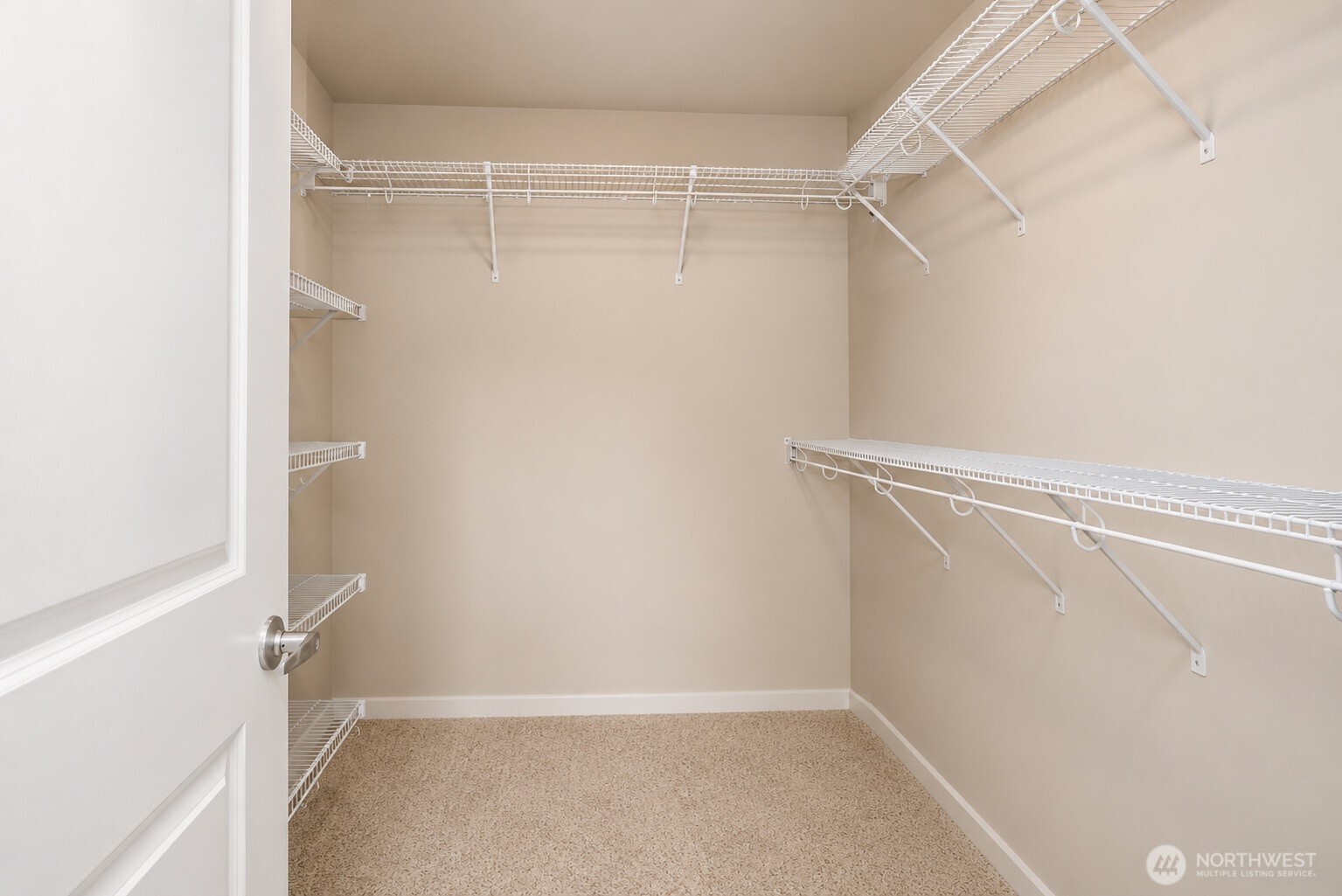 6404 Stuart Place Property Photo 17