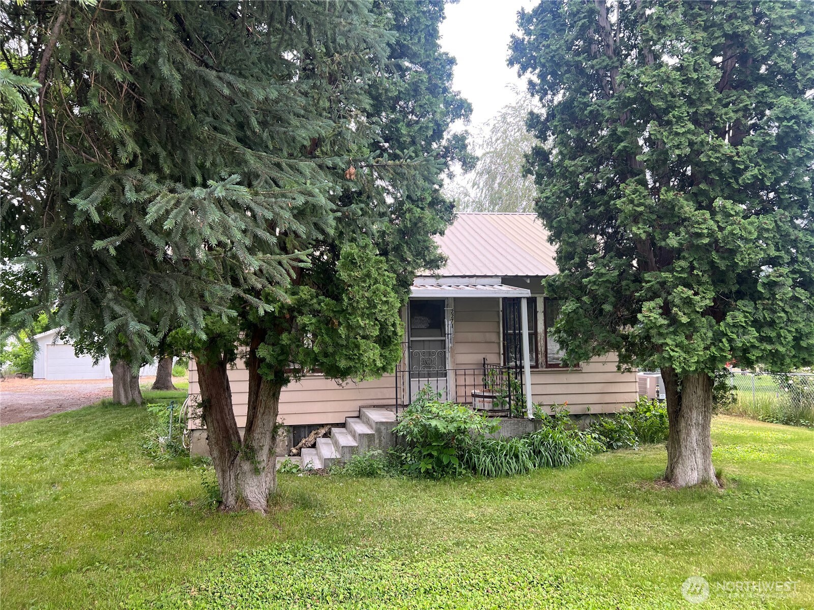 2274 Elmway Property Photo 1