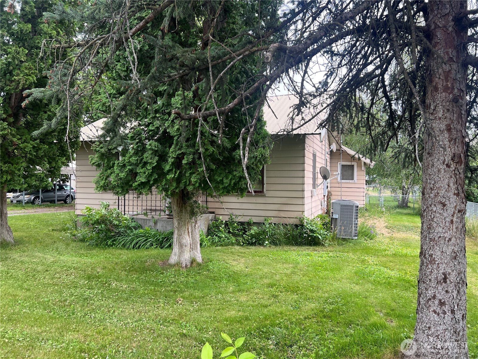 2274 Elmway Property Photo 25