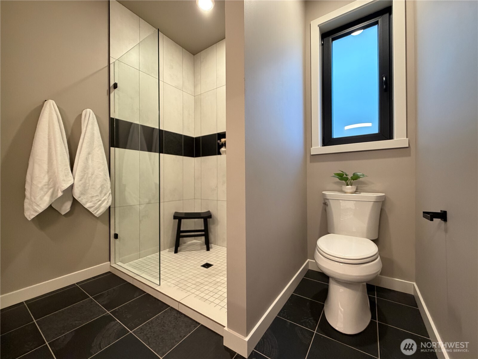 4286 Creston Way Property Photo 13