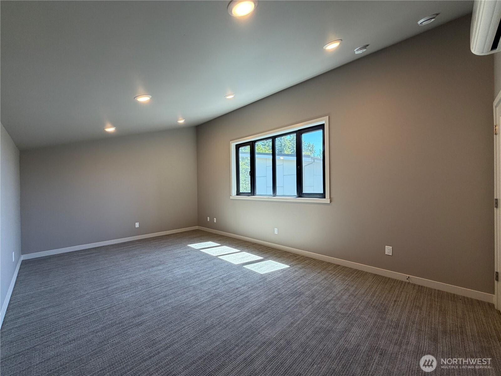 4286 Creston Way Property Photo 23
