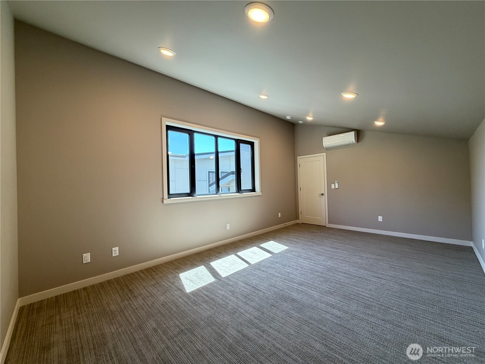 4286 Creston Way Property Photo 24