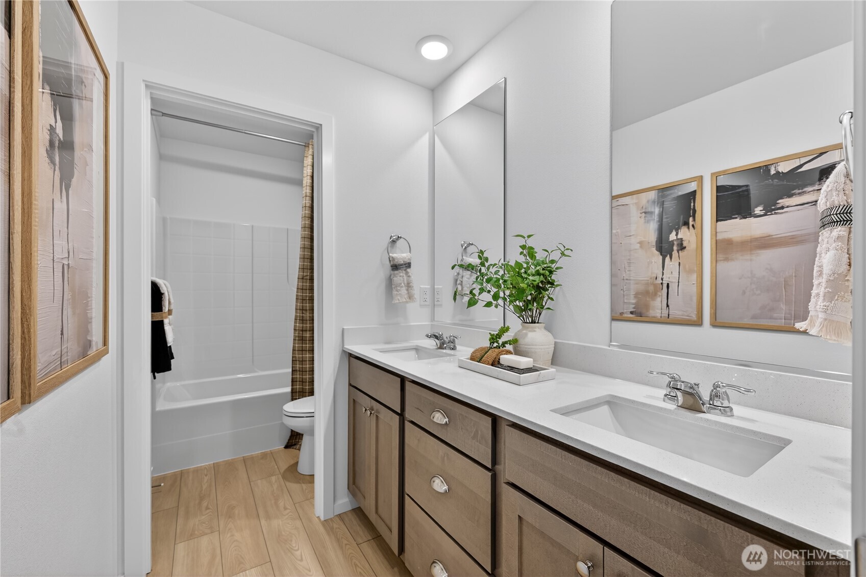8426 44th Place Property Photo 16