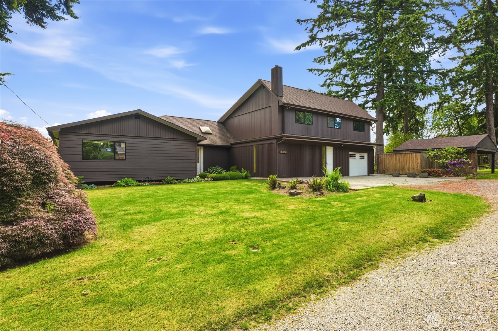 2406 Emerald Drive Property Photo 1