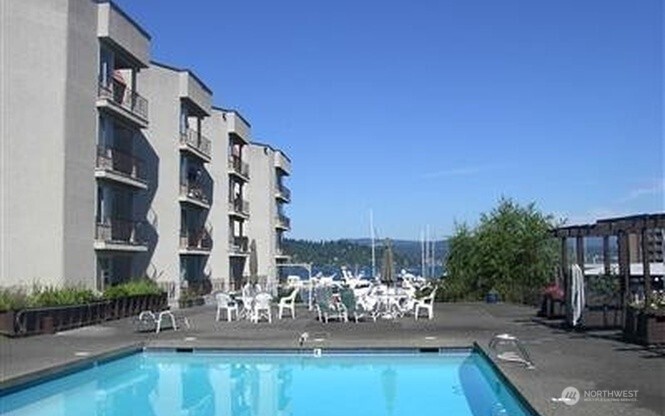 9030 Seward Park Avenue 202 Property Photo 3