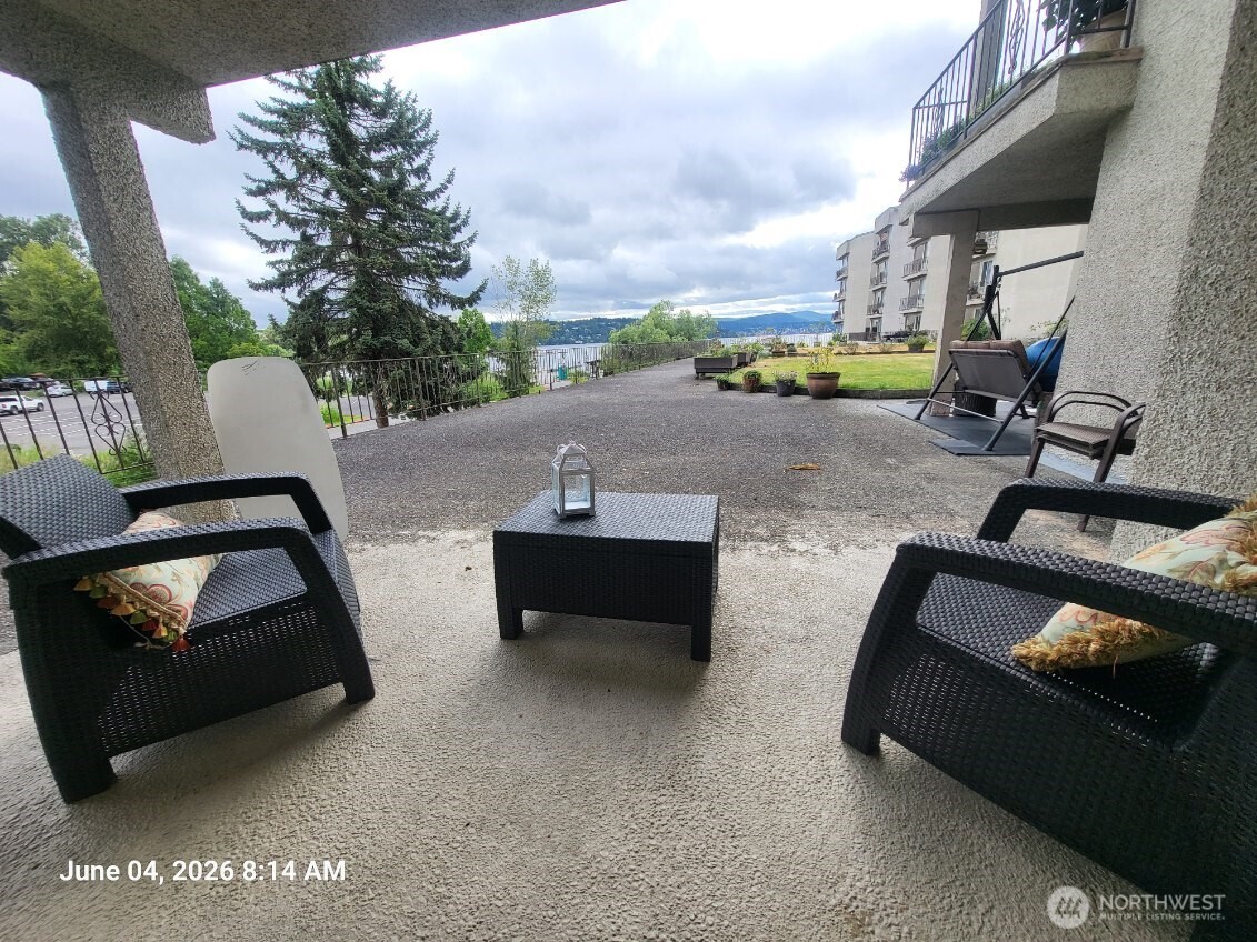 9030 Seward Park Avenue 202 Property Photo 23