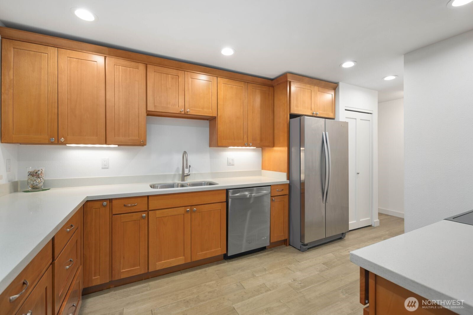 1727 Harbor Avenue N401 Property Photo 8