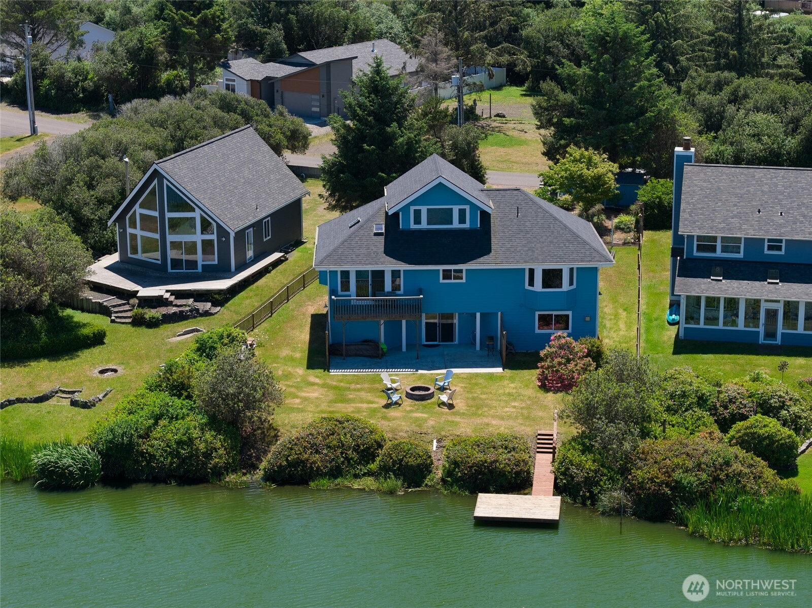 142 Sea Breeze Loop Property Photo 1