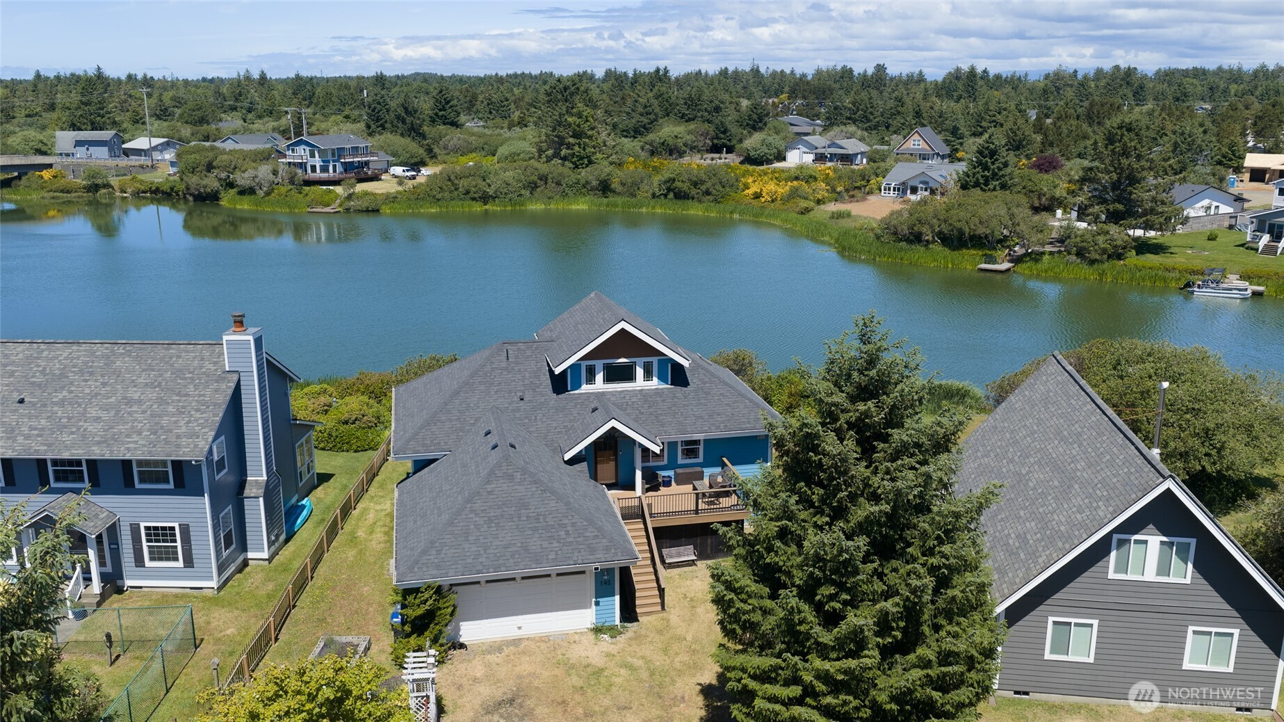 142 Sea Breeze Loop Property Photo 2