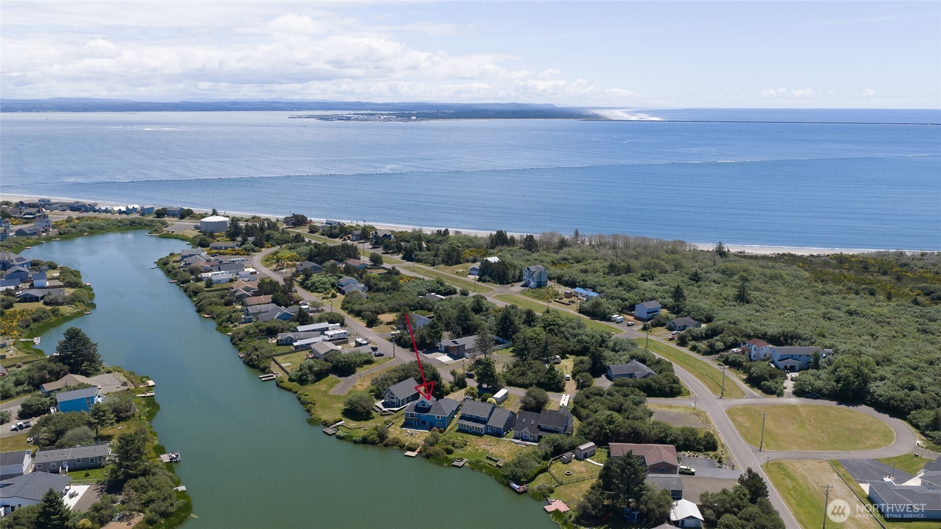 142 Sea Breeze Loop Property Photo 5