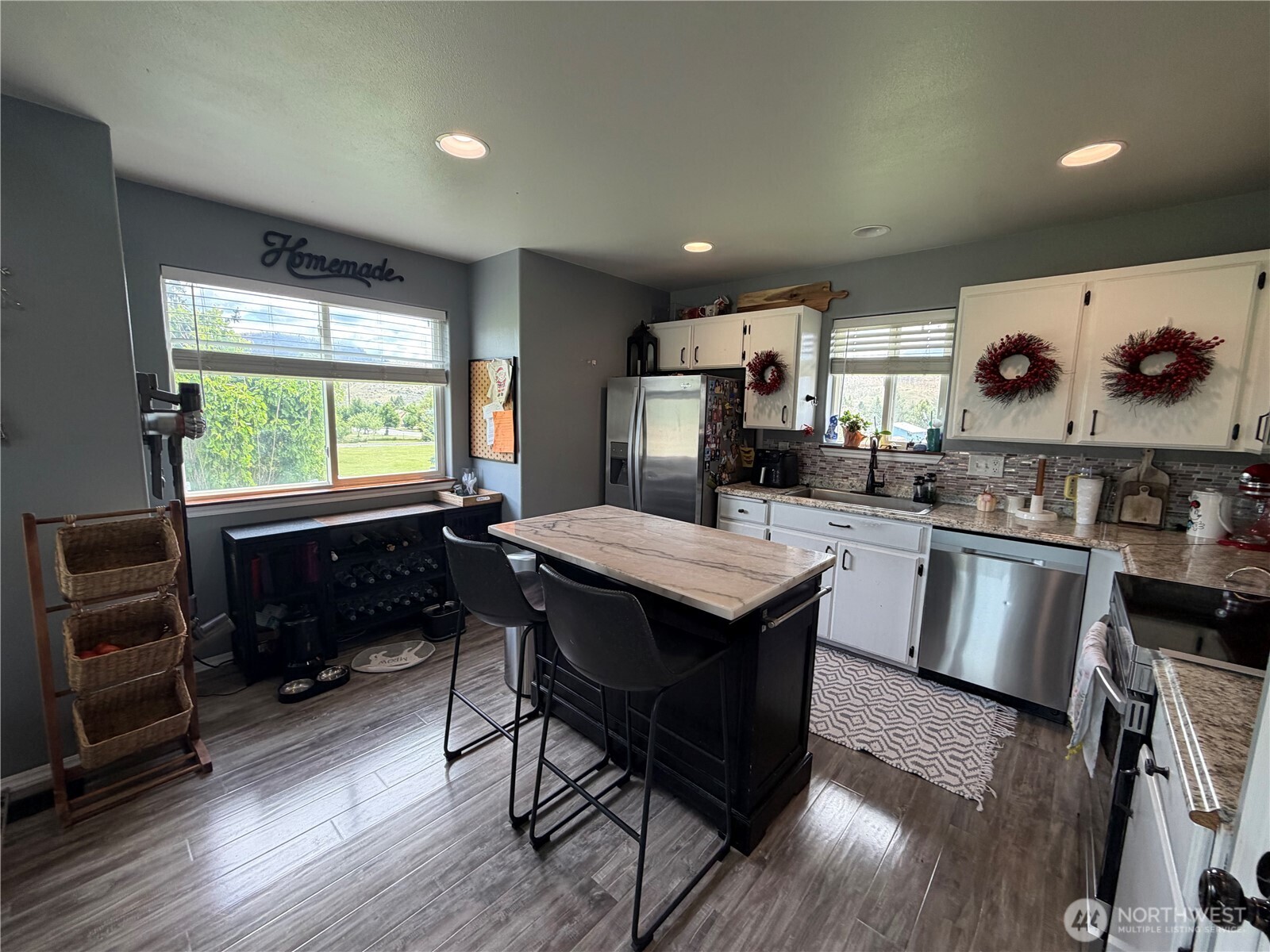 324 Omak River Road Property Photo 8