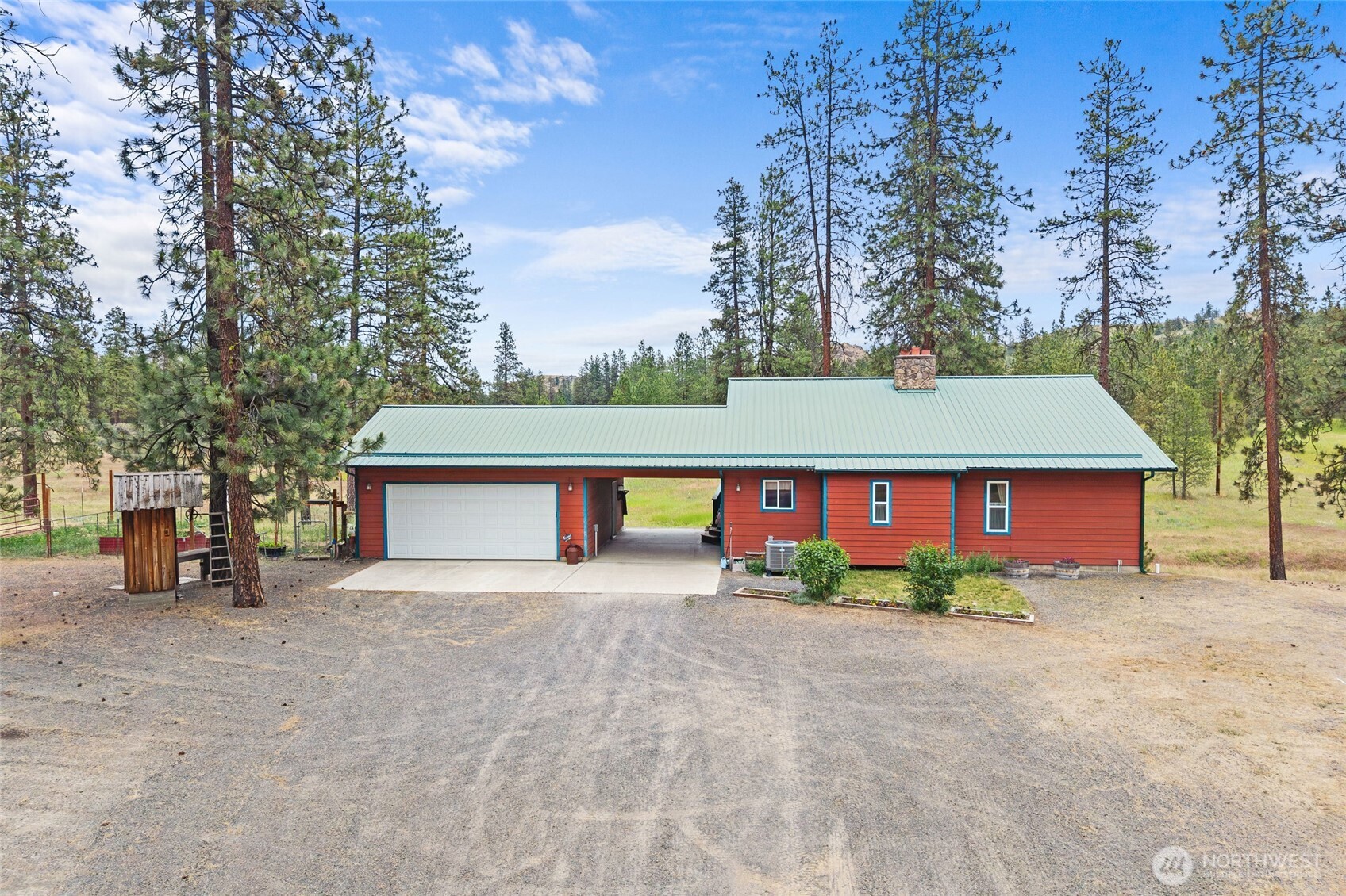 40048 Cayuse Cove Property Photo 1