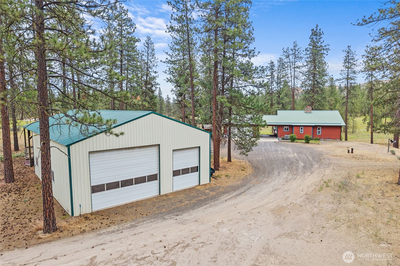 40048 Cayuse Cove Property Photo 2