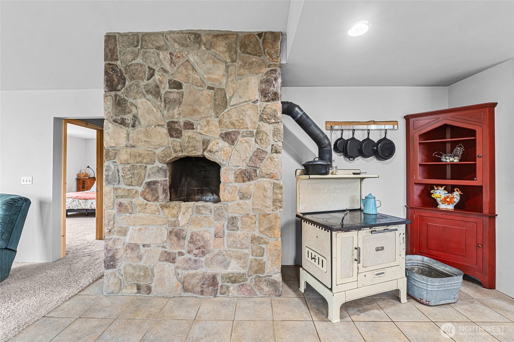 40048 Cayuse Cove Property Photo 6