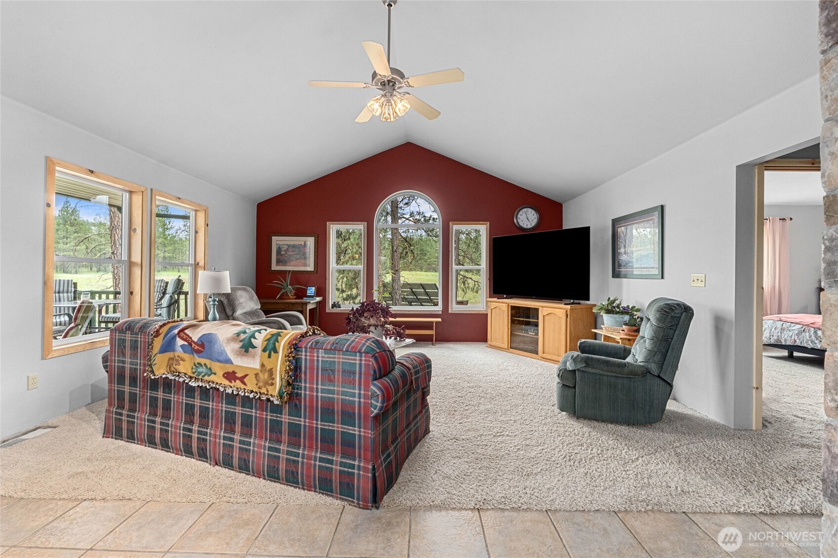 40048 Cayuse Cove Property Photo 8