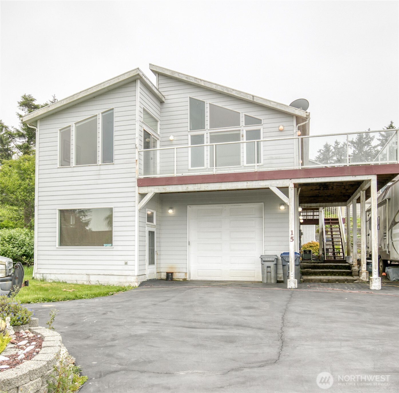 15 Diamond Drive Property Photo 2
