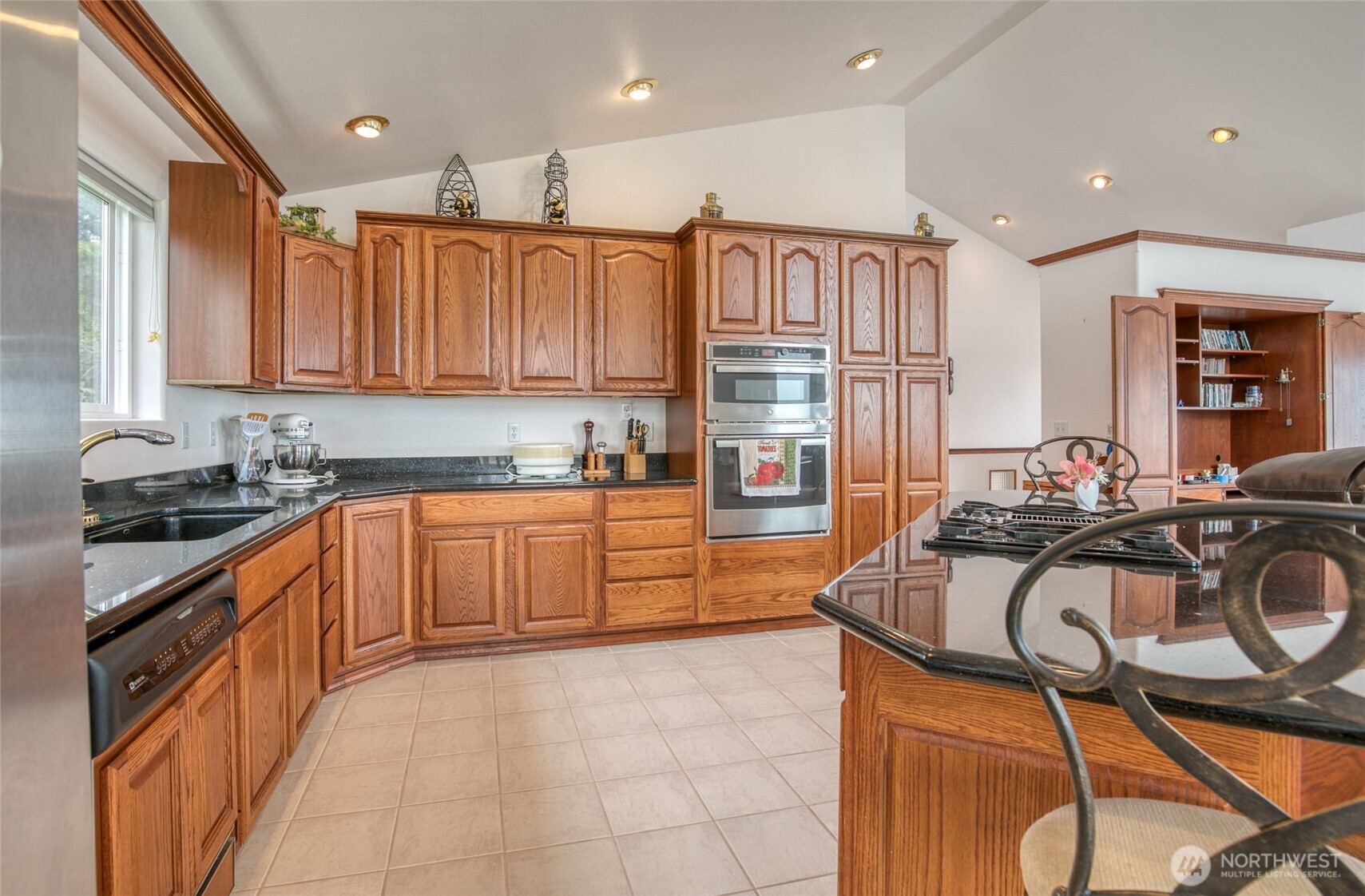 15 Diamond Drive Property Photo 3