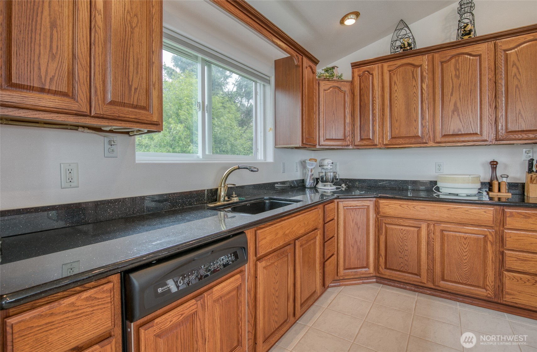 15 Diamond Drive Property Photo 4