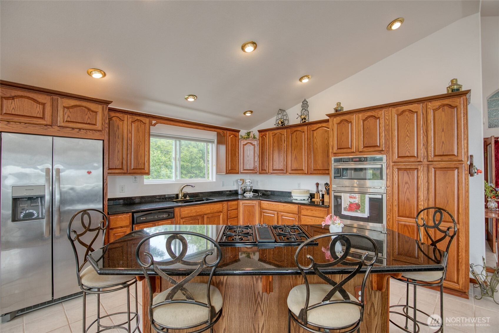 15 Diamond Drive Property Photo 6