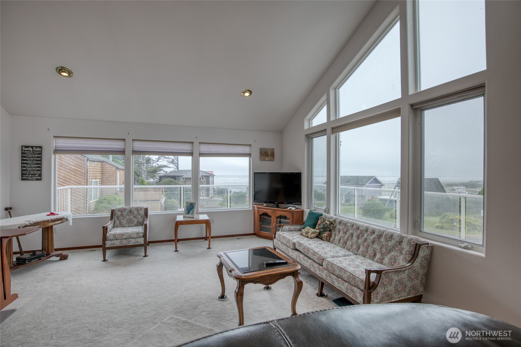 15 Diamond Drive Property Photo 11