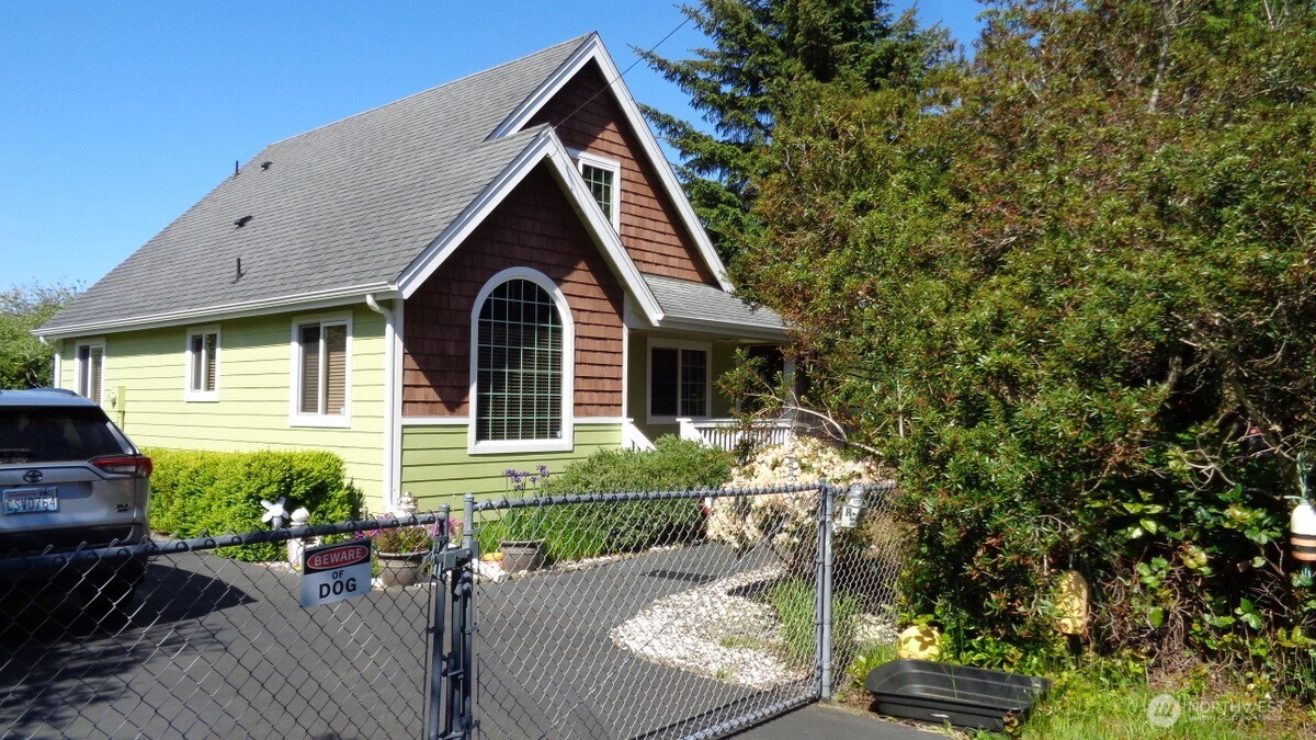 148 Wishkah Street Property Photo 2