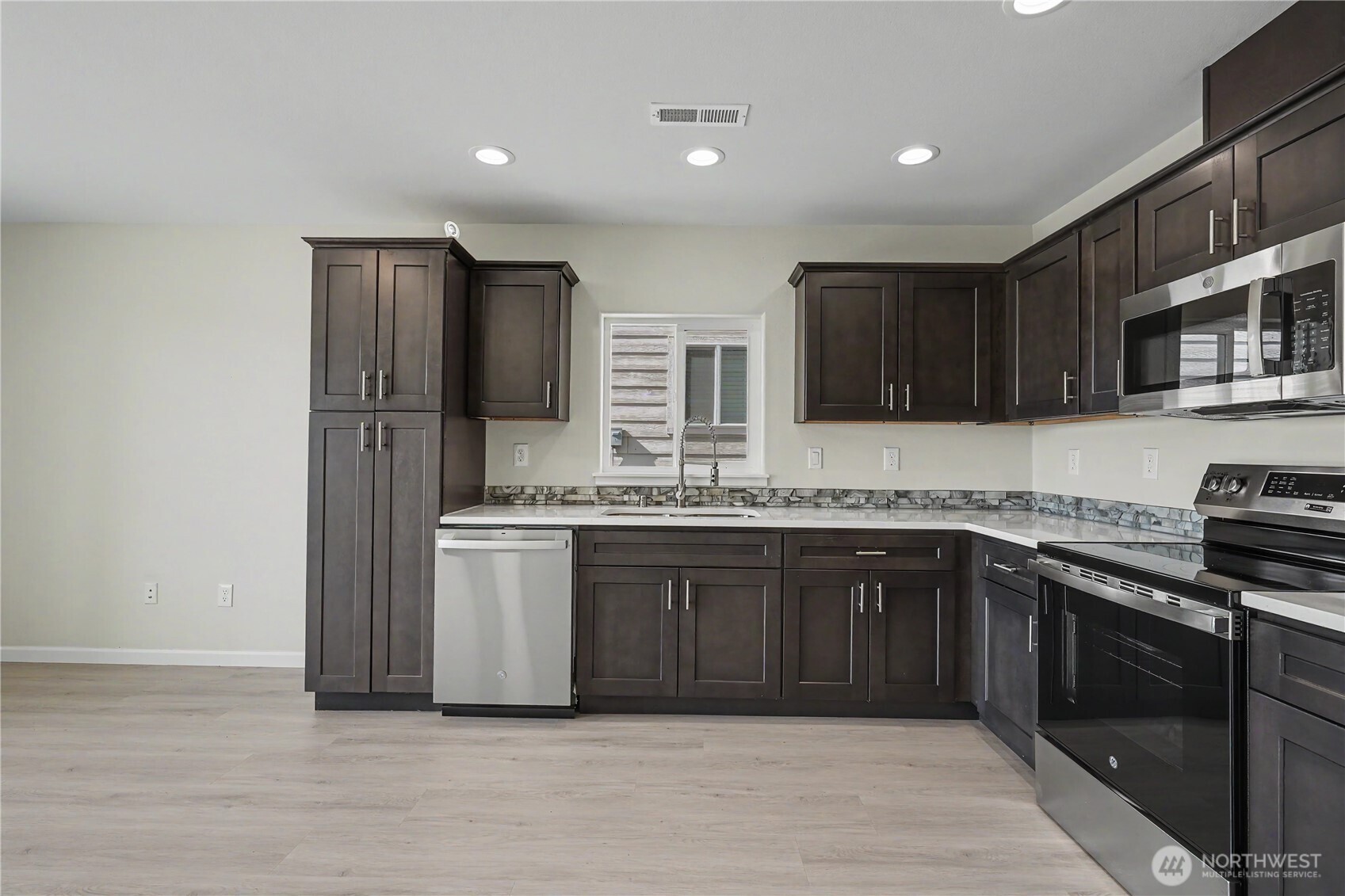 435 N Fifth Avenue Property Photo 6