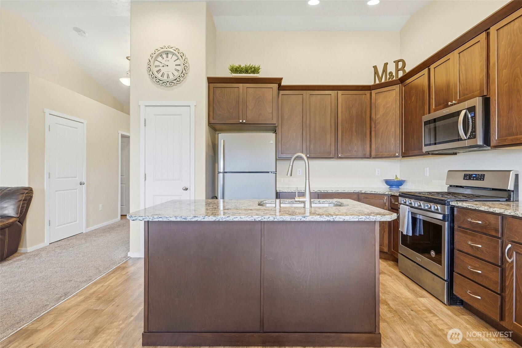 6212 Ramus Ln Property Photo 13