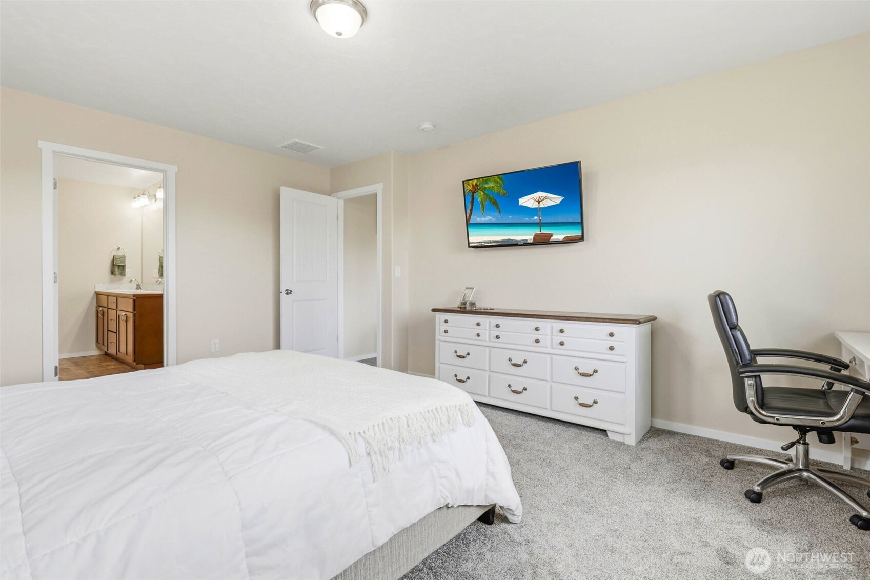6212 Ramus Ln Property Photo 15