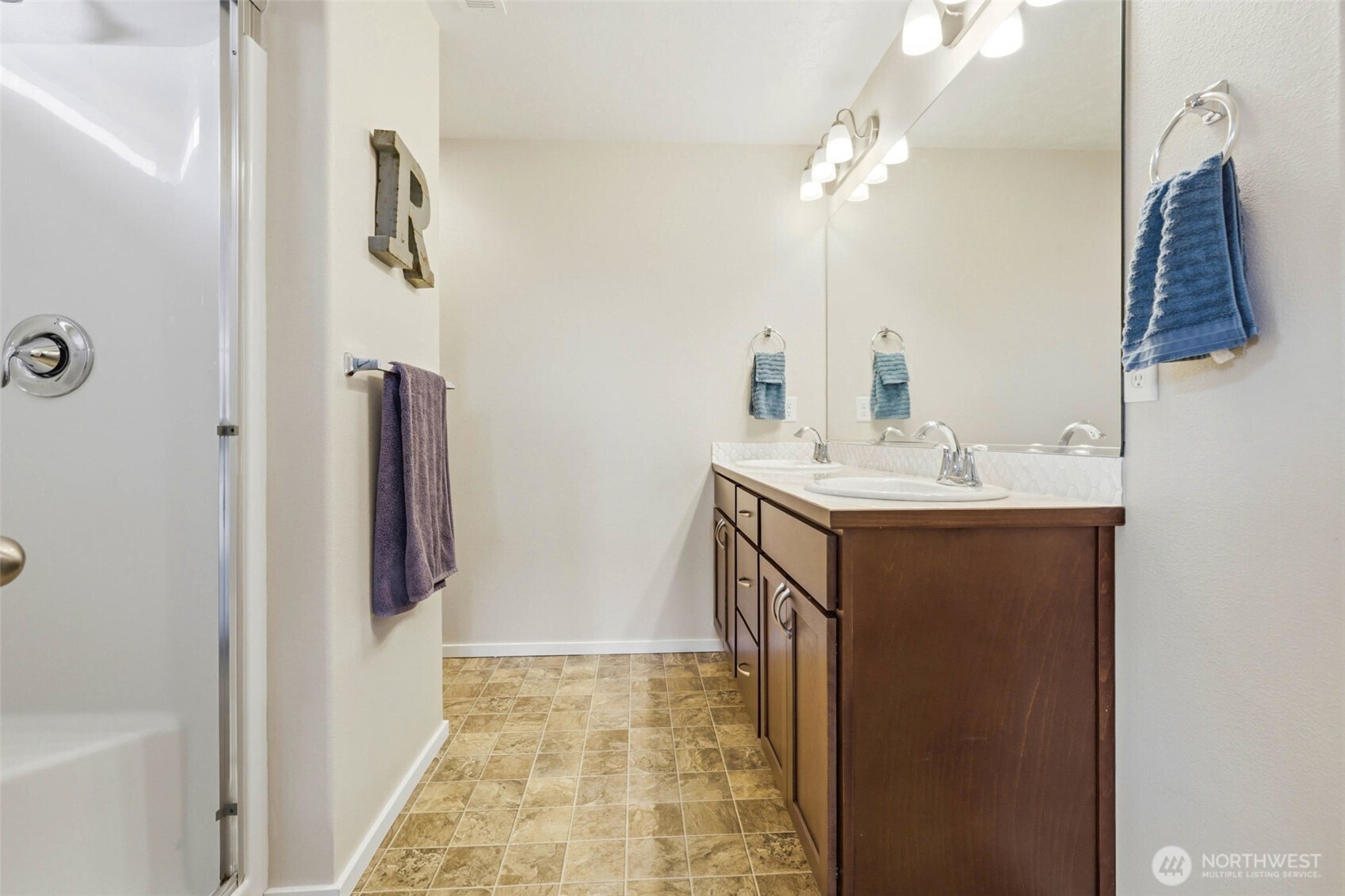 6212 Ramus Ln Property Photo 16
