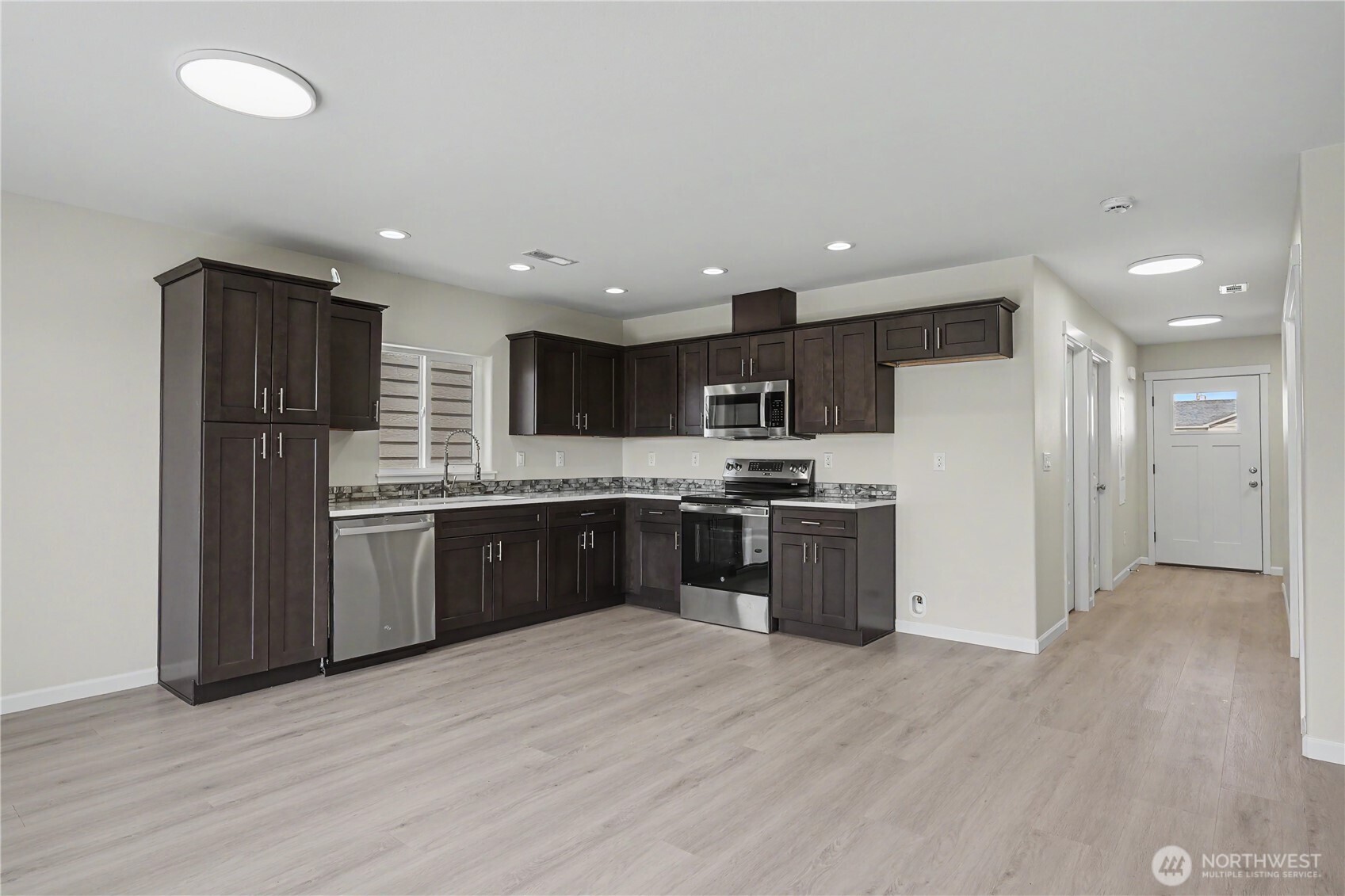 475 N Fifth Avenue Property Photo 9