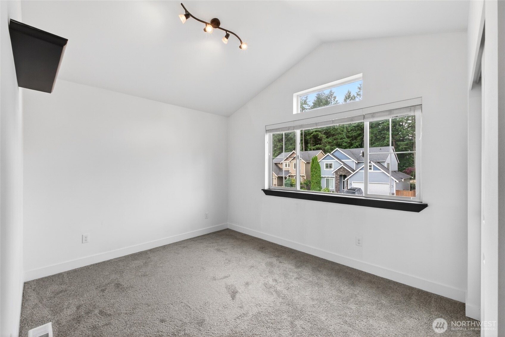 18209 5th Avenue Ct Property Photo 12
