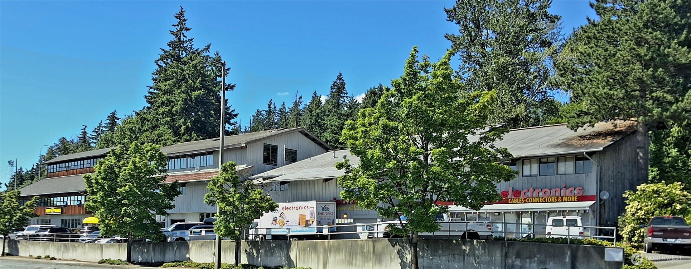 12708 Northup Way Property Photo 13