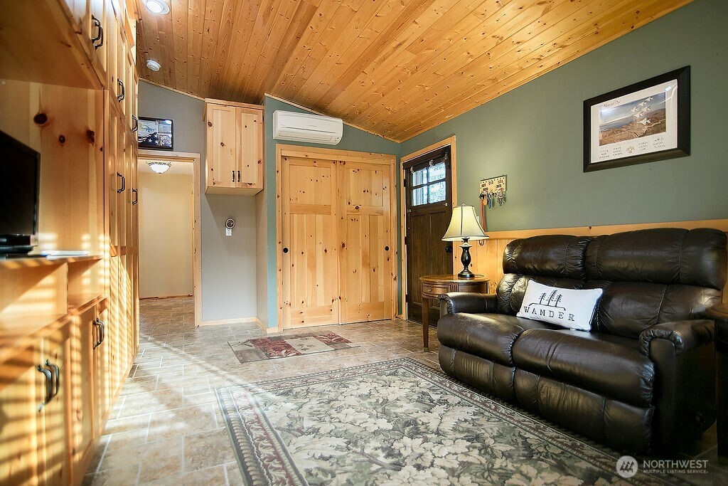 104 E Zola Drive Property Photo 25