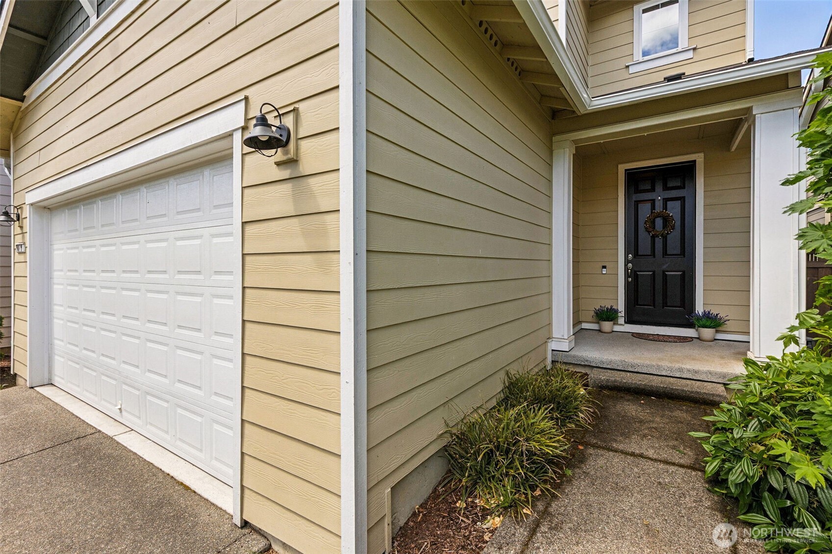 9079 Buttercup Street Property Photo 2