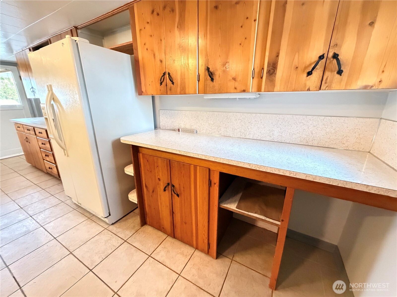 2108 Deerpath Property Photo 6