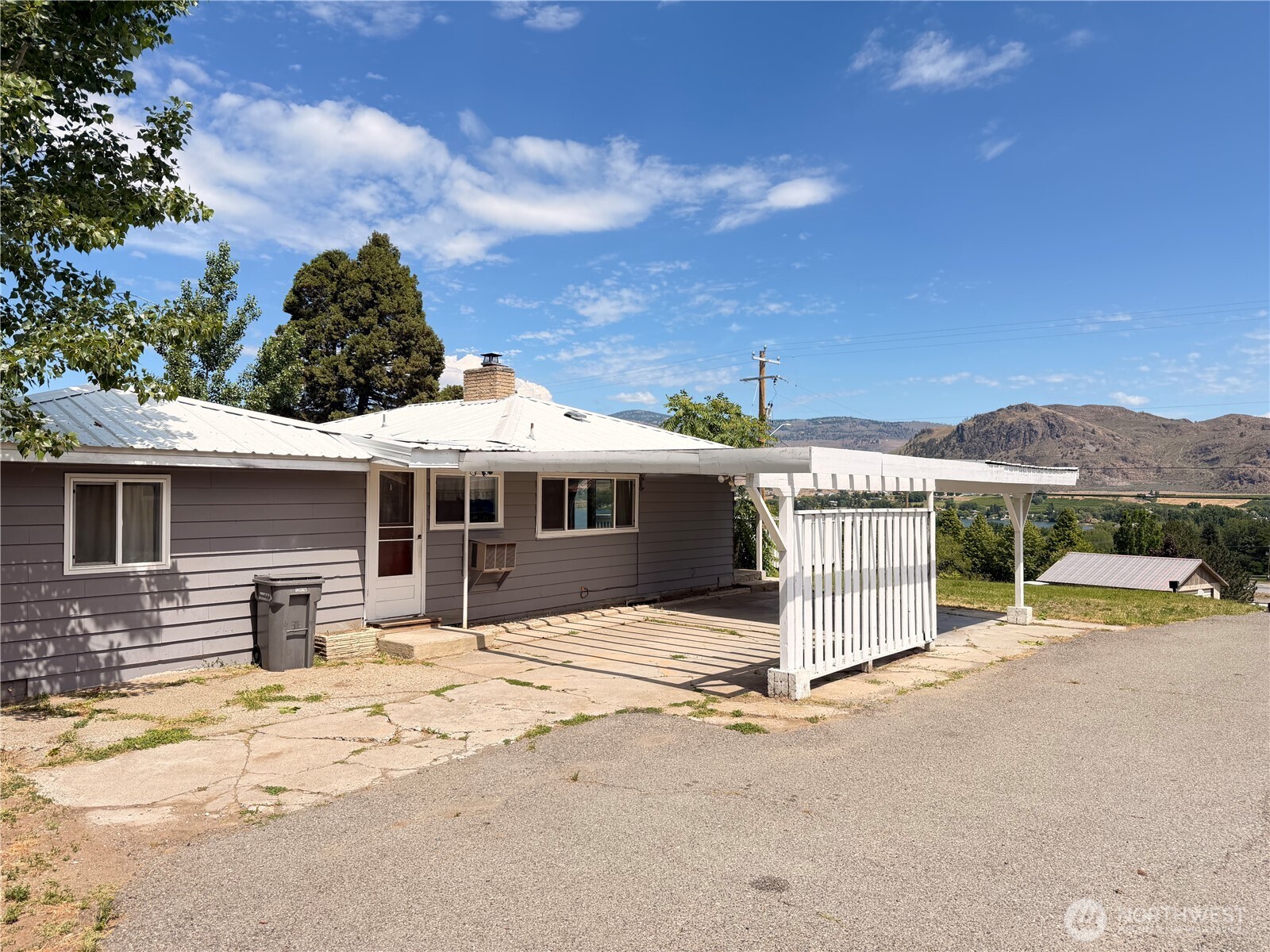 2108 Deerpath Property Photo 21