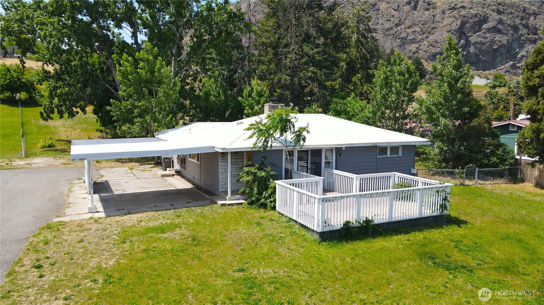 2108 Deerpath Property Photo 33