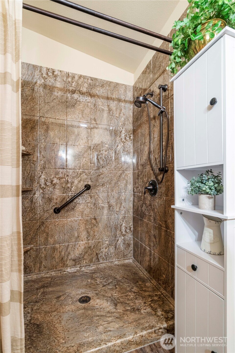2014 140 Street 258 Property Photo 13