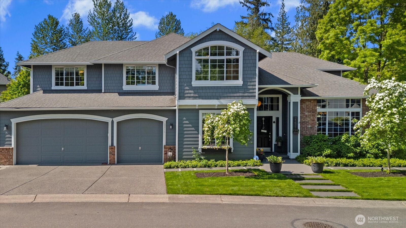 2211 238th Place Property Photo 2