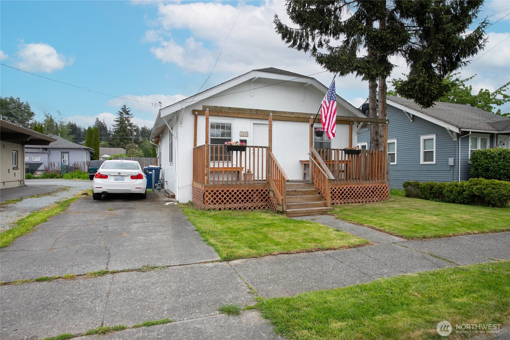 1404 S 2nd Street Property Photo 2