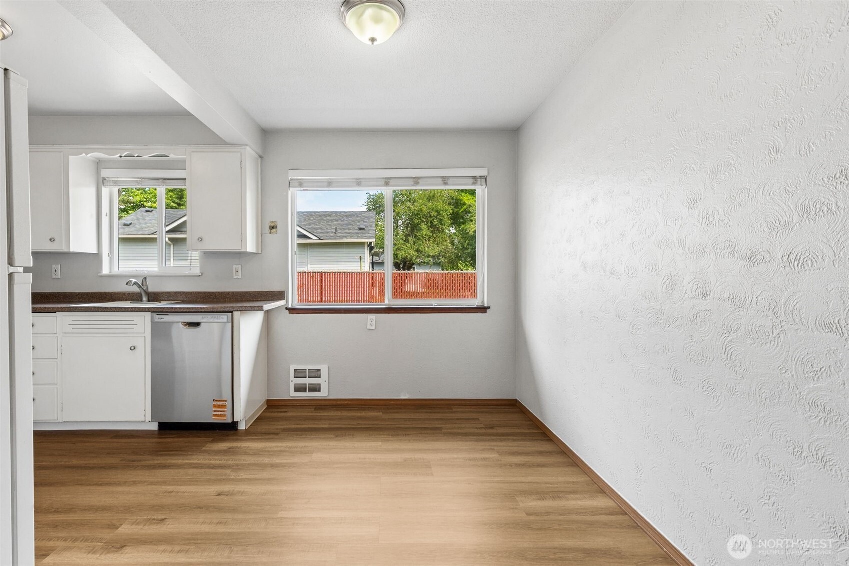 710 -712 S 127th Street Property Photo 6
