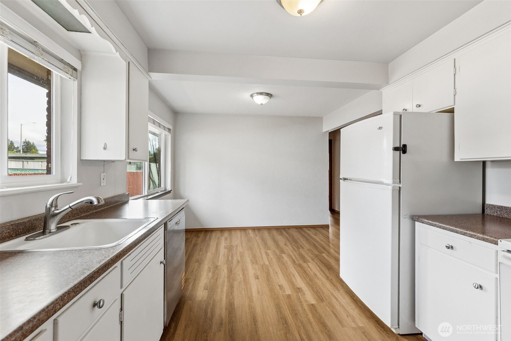 710 -712 S 127th Street Property Photo 9